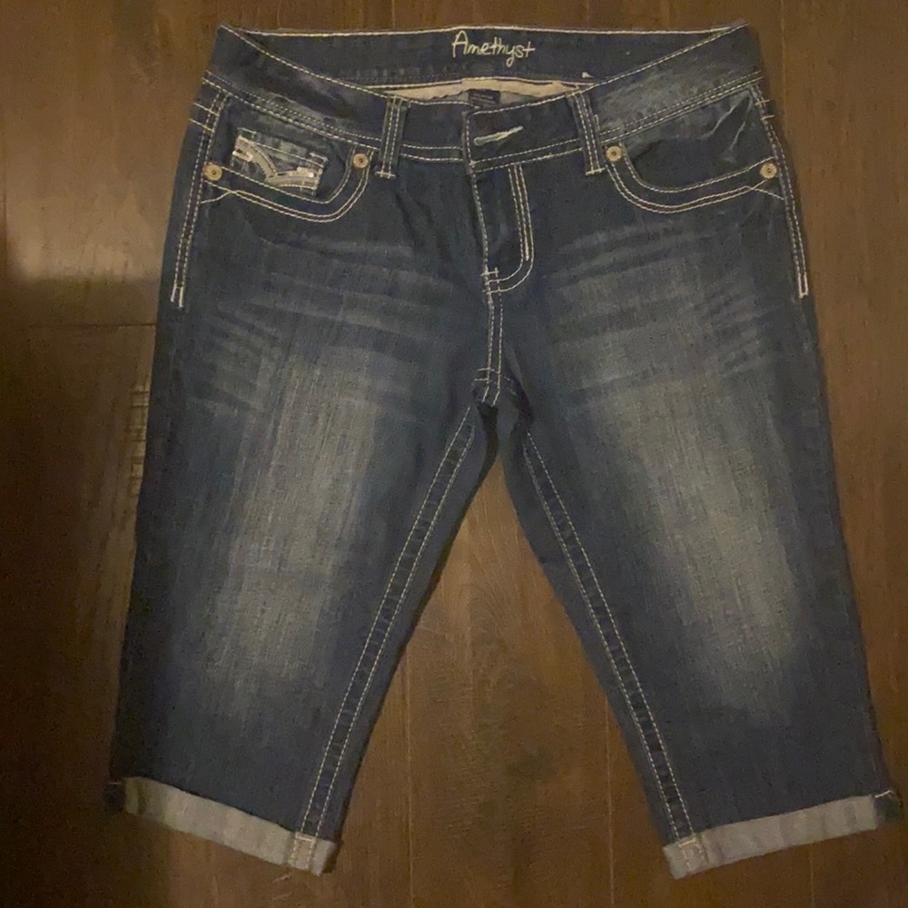 Women Amethyst Capri size 13